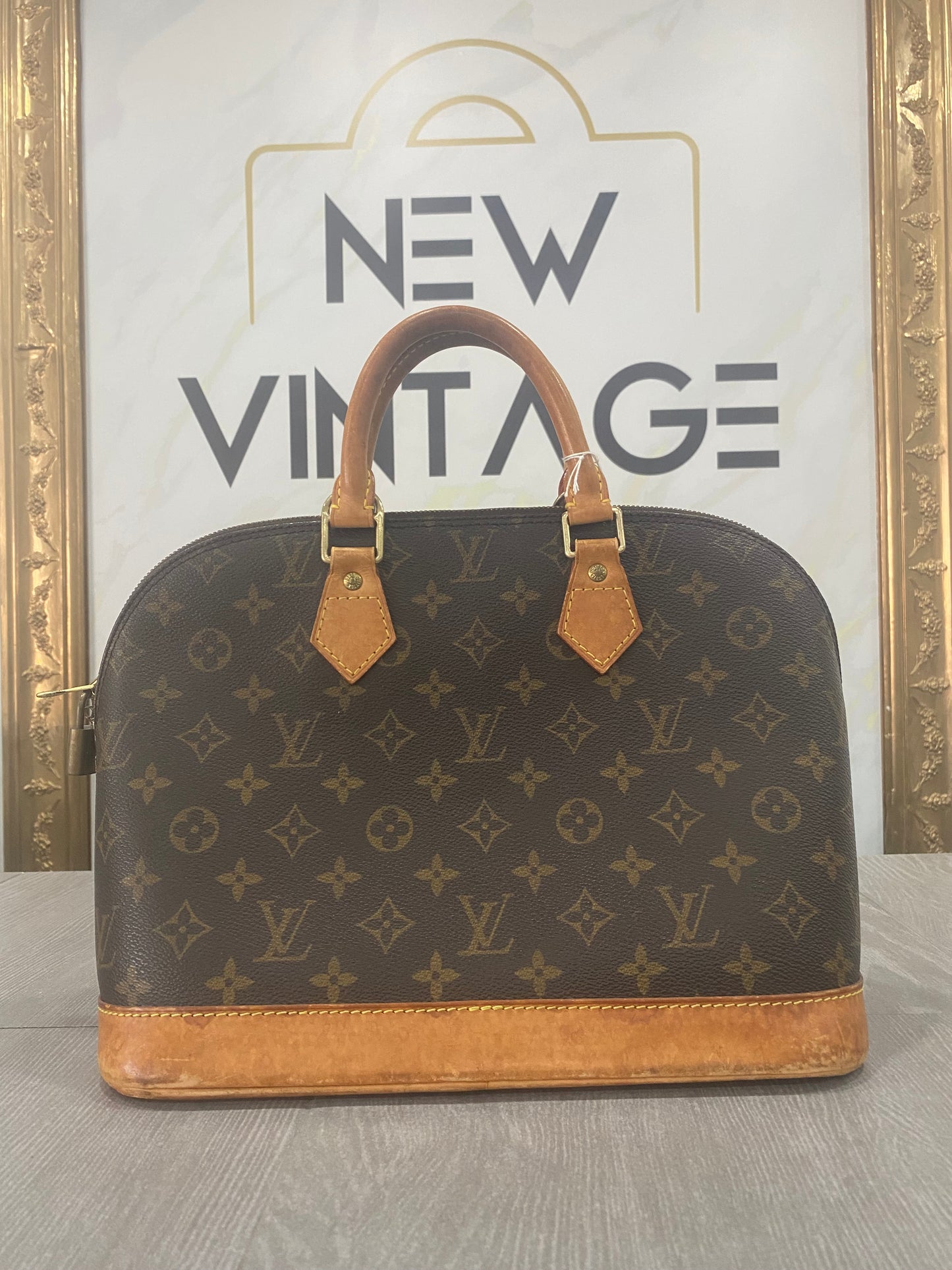 Louis Vuitton Alma PM