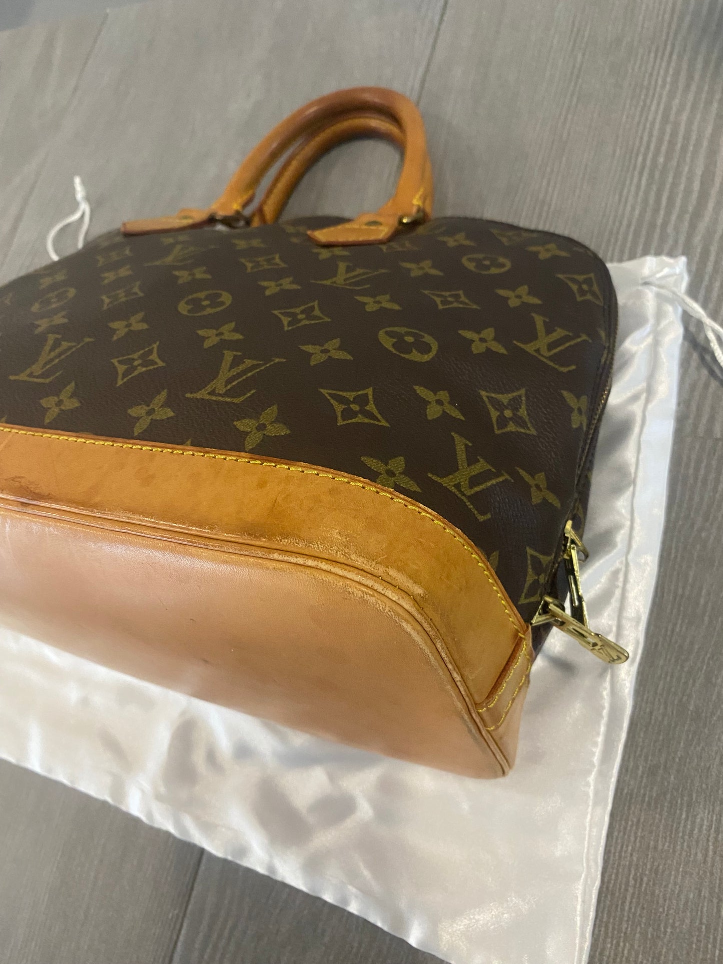 Louis Vuitton Alma PM