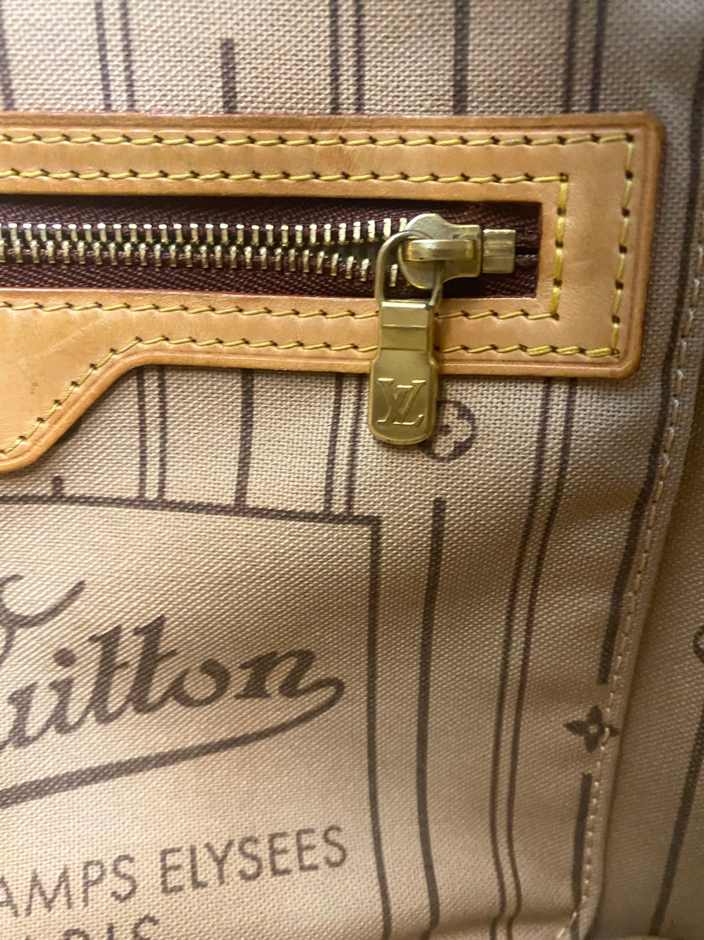 Louis Vuitton Neverfull PM