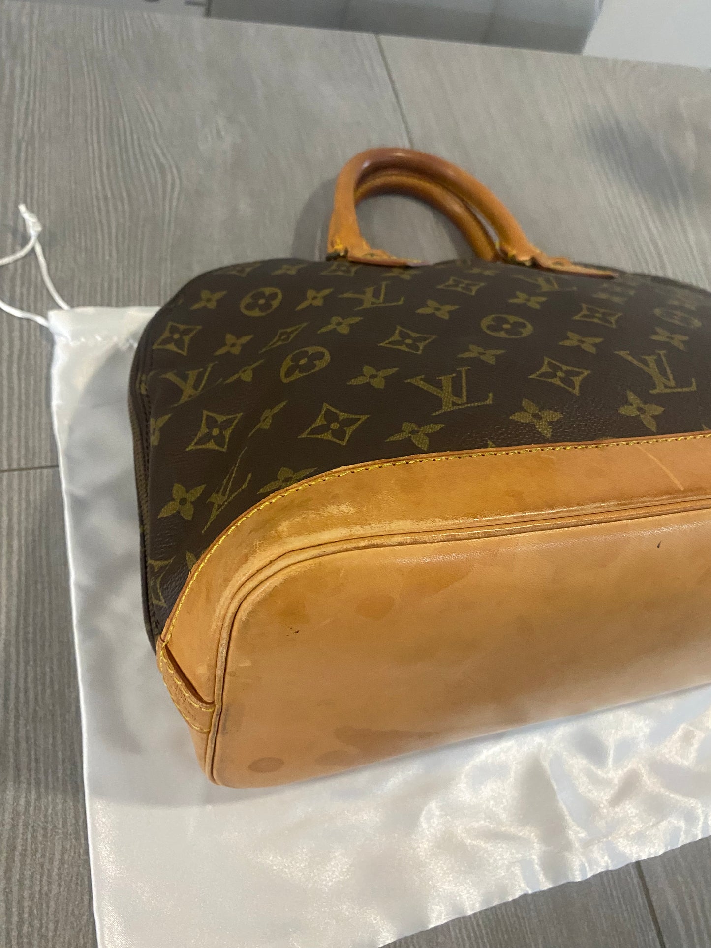 Louis Vuitton Alma PM
