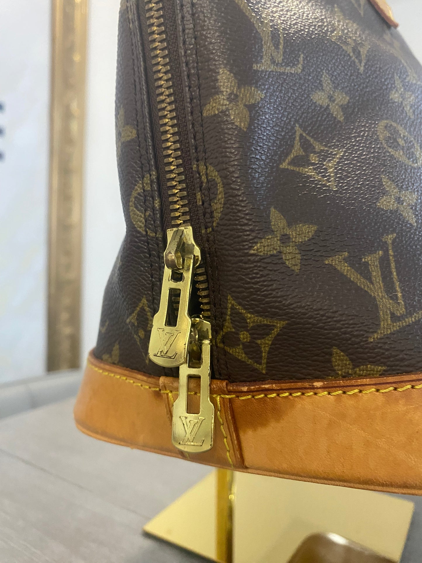 Louis Vuitton Alma PM