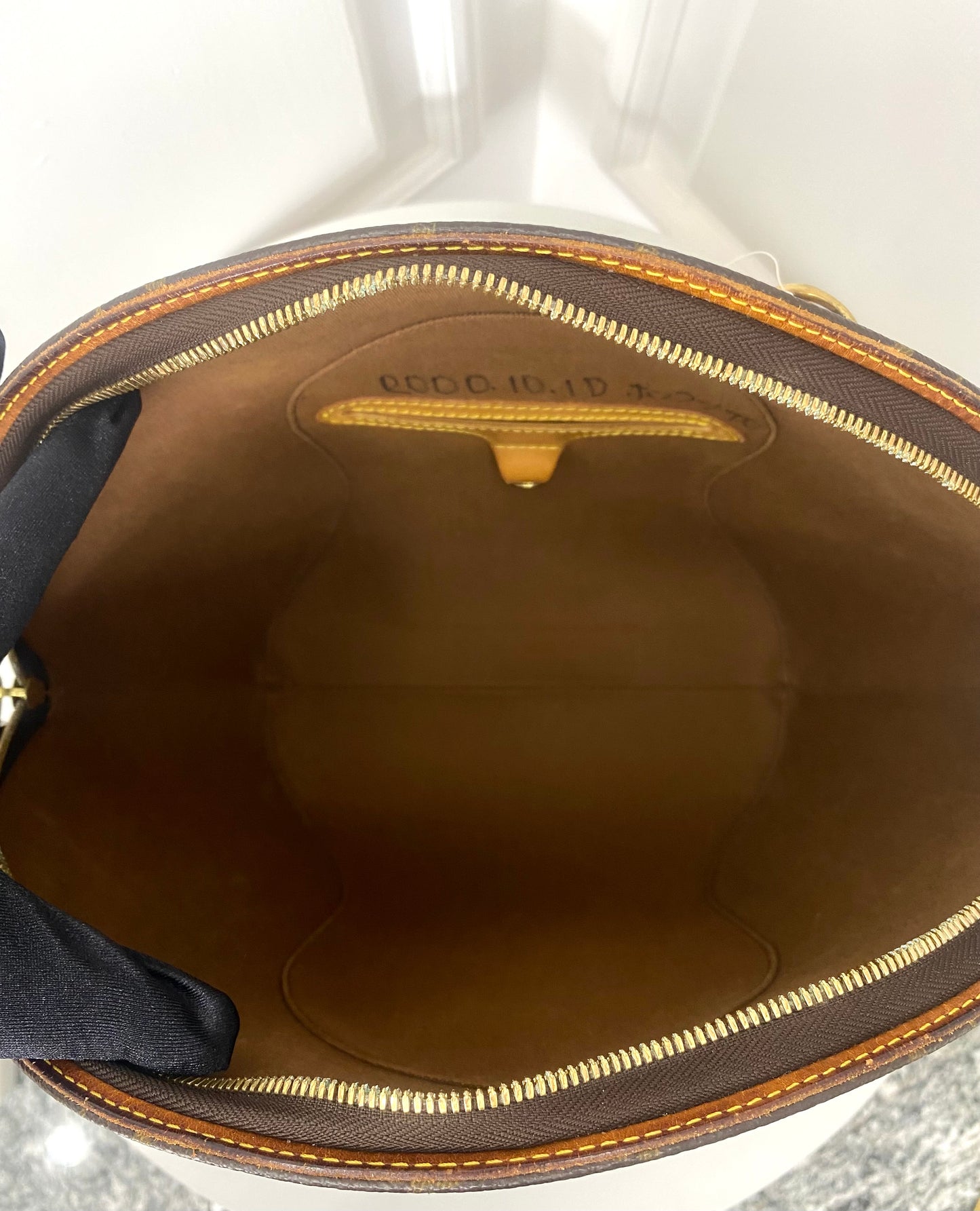 Louis Vuitton Ellipse MM