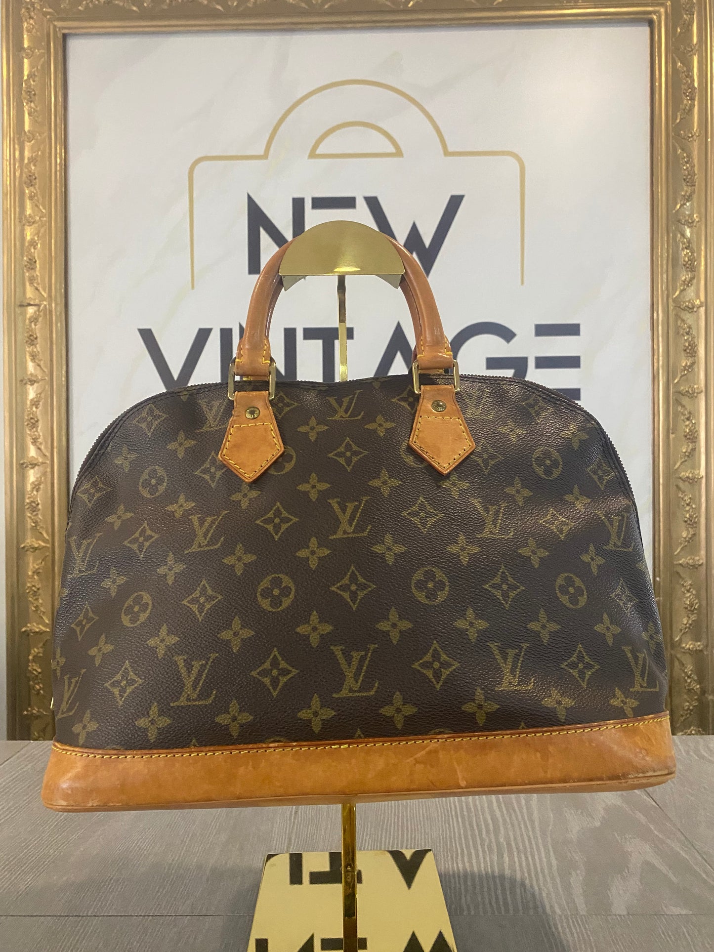 Louis Vuitton Alma PM
