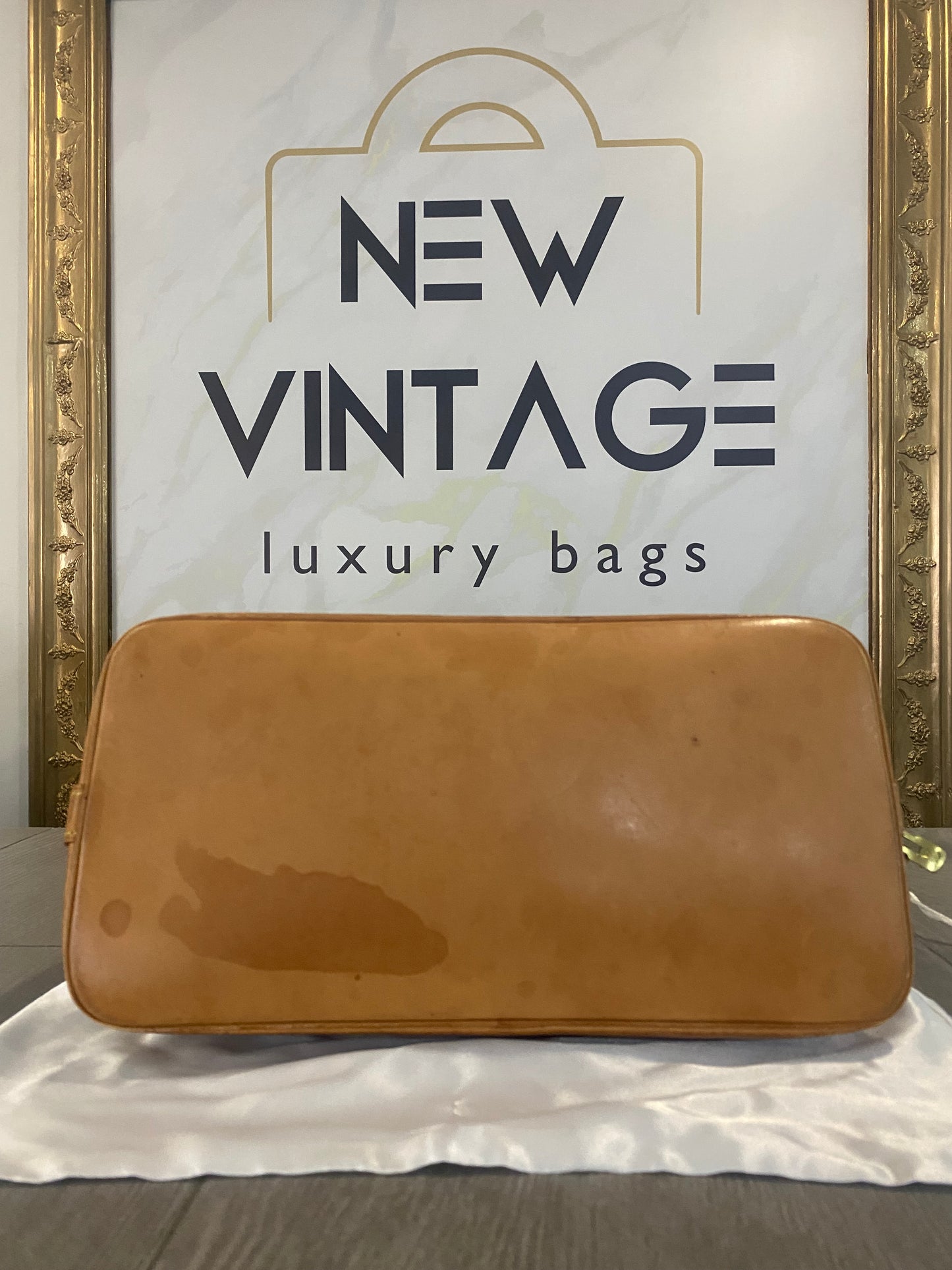 Louis Vuitton Alma PM