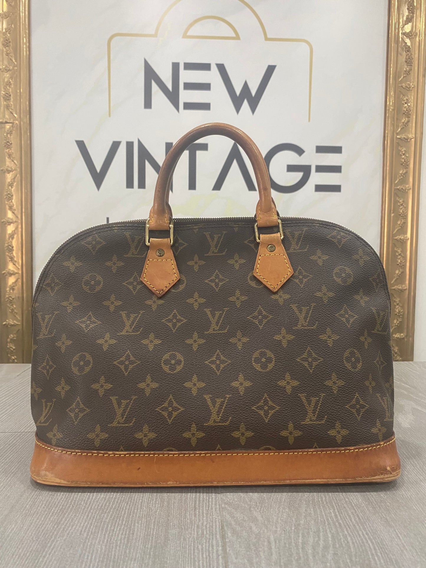 Louis Vuitton Alma PM