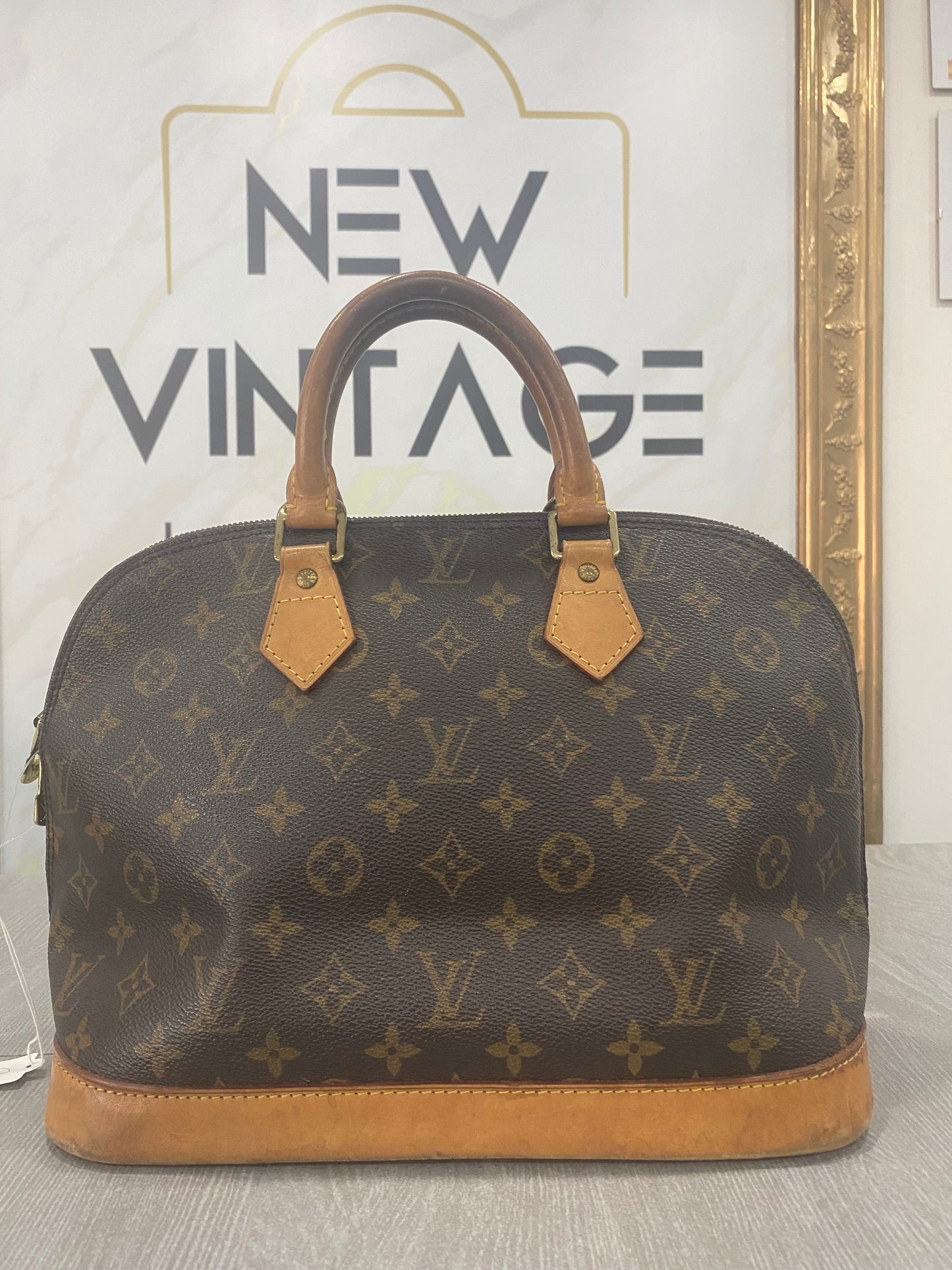 Louis Vuitton Alma PM