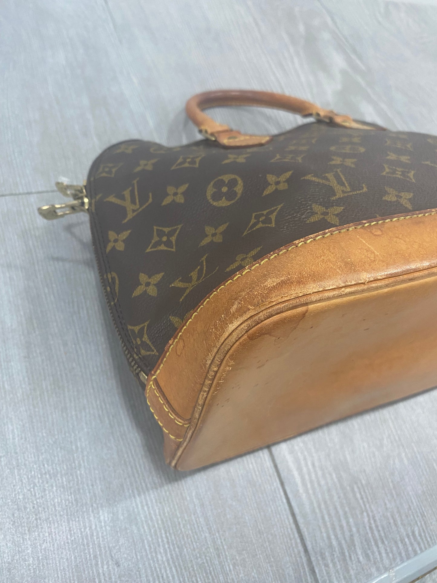 Louis Vuitton Alma PM