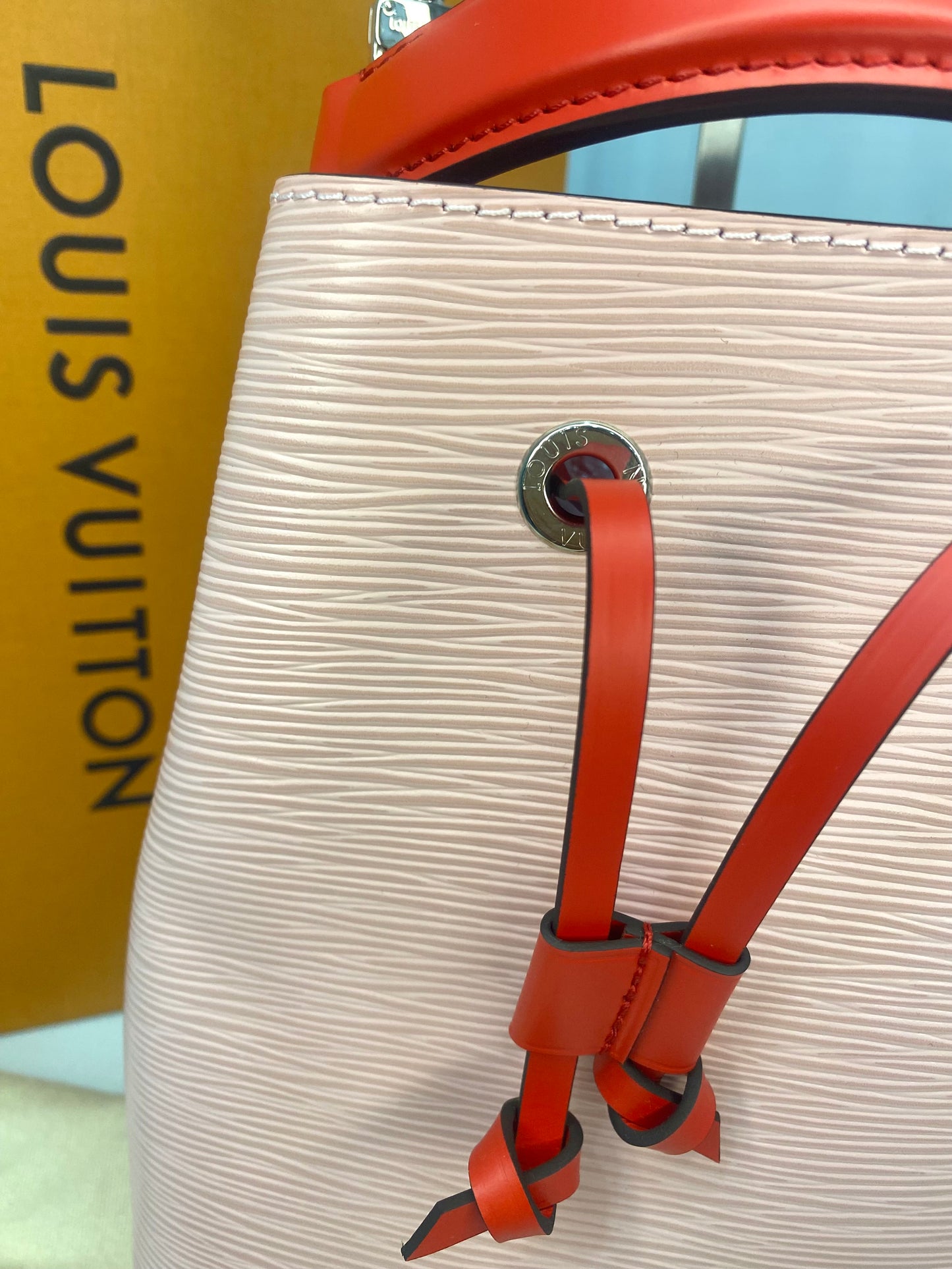 Louis Vuitton Secchiello Noé BB Epi