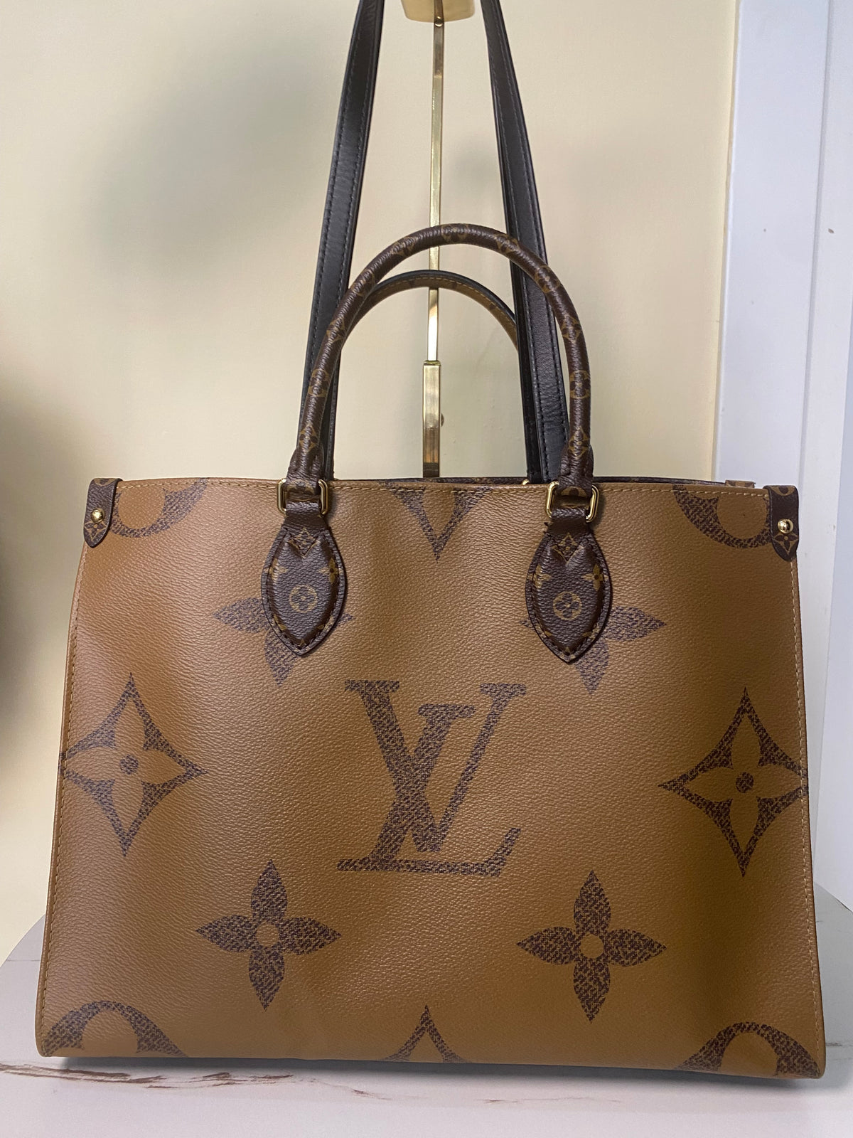 Borsa Louis Vuitton OnTheGo MM