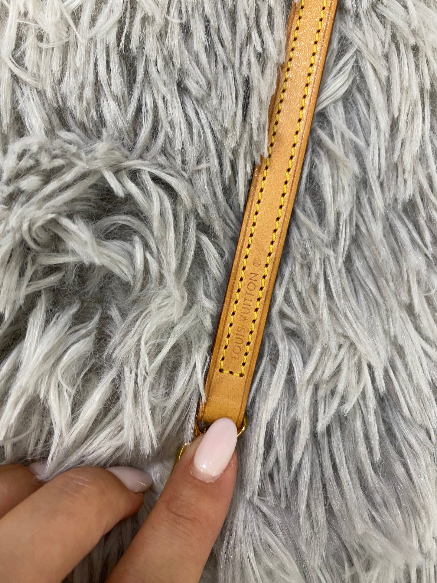 Tracolla Louis Vuitton sottile
