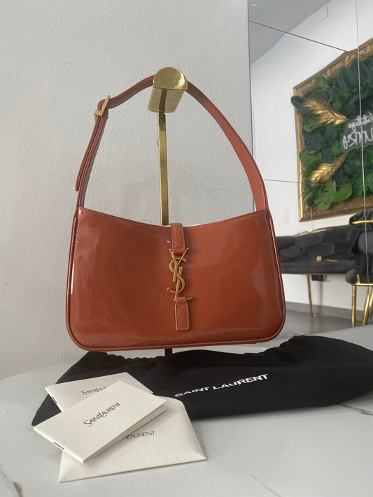 Borsa Saint Laurent Le 5 à 7 YSL