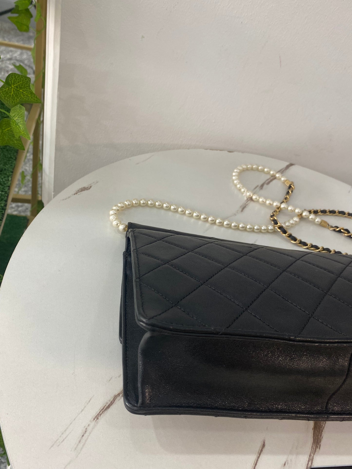 Borsa Chanel Classic Pearl Chain Flap Bag