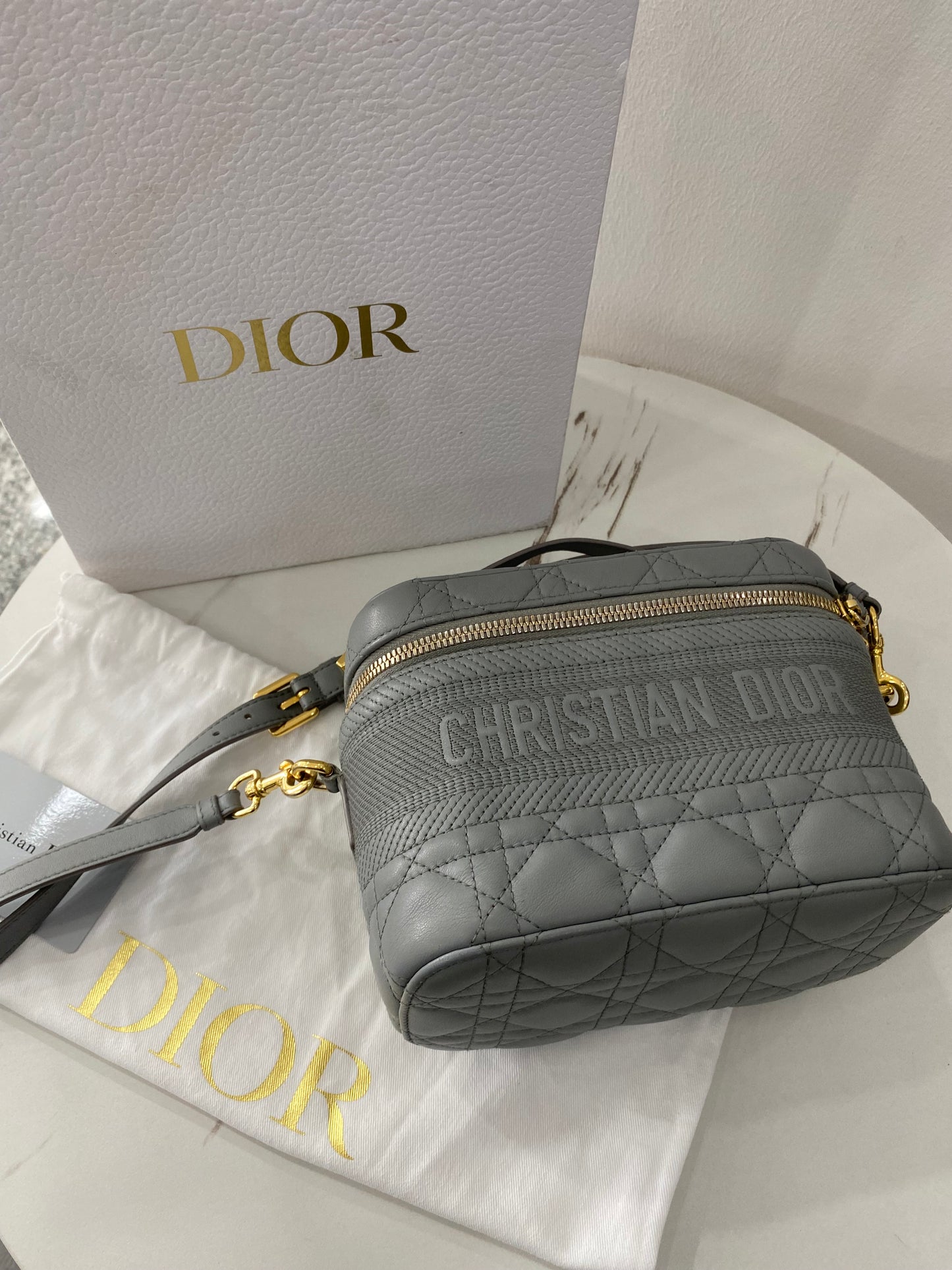 Vanity Christian Dior