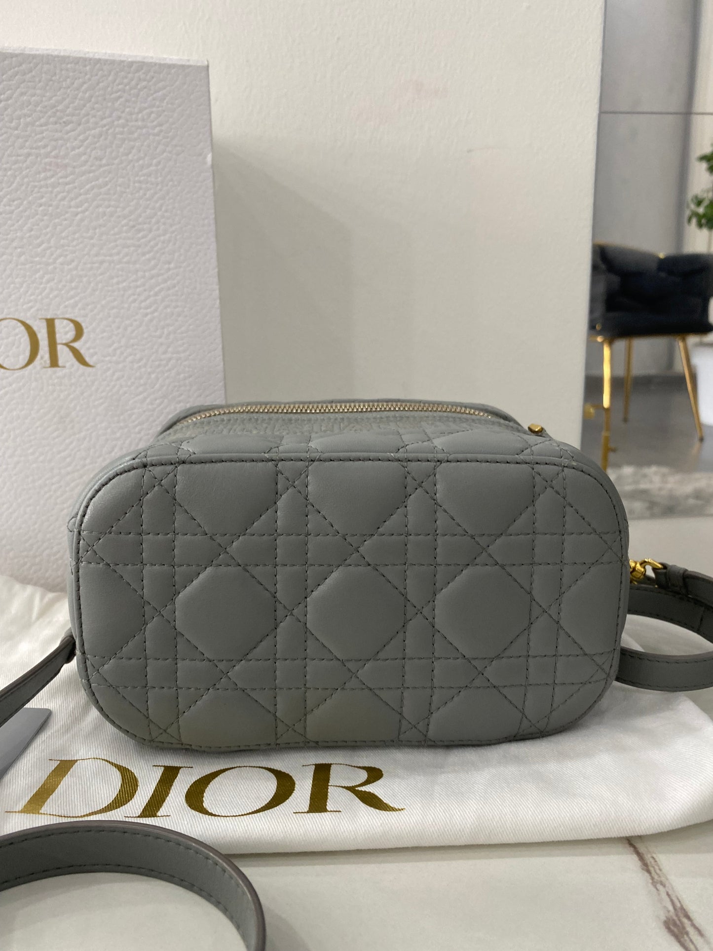 Vanity Christian Dior