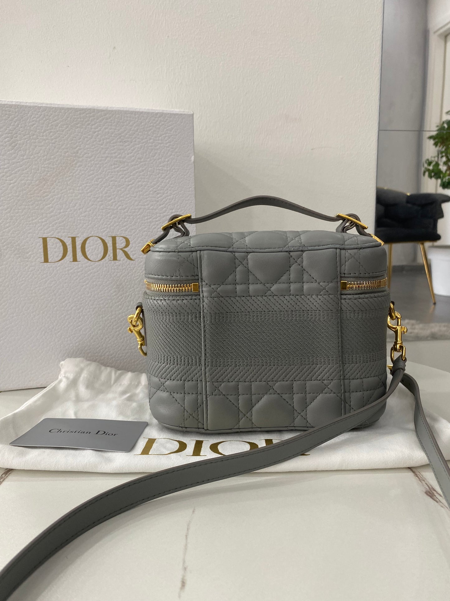 Vanity Christian Dior