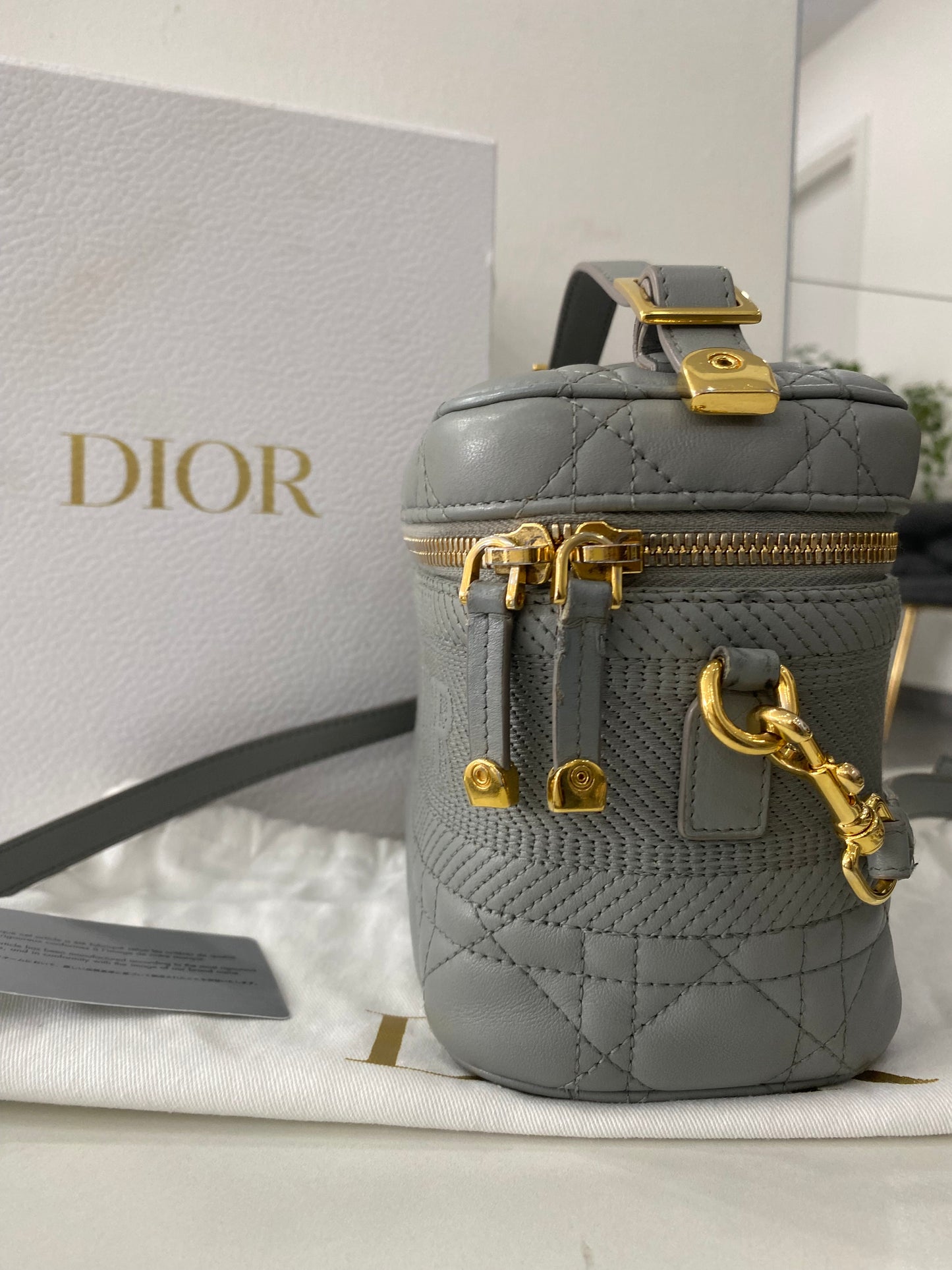 Vanity Christian Dior