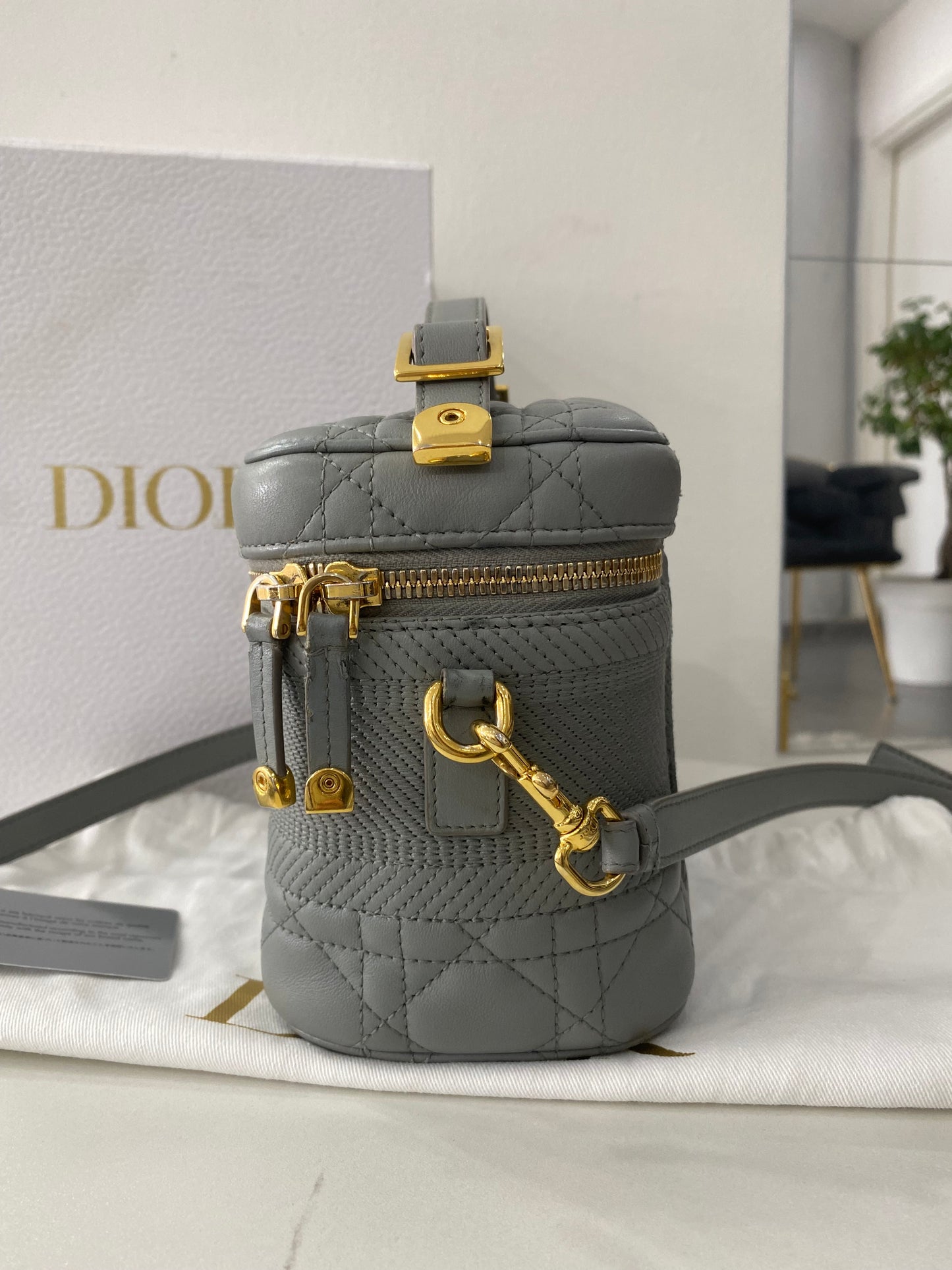 Vanity Christian Dior