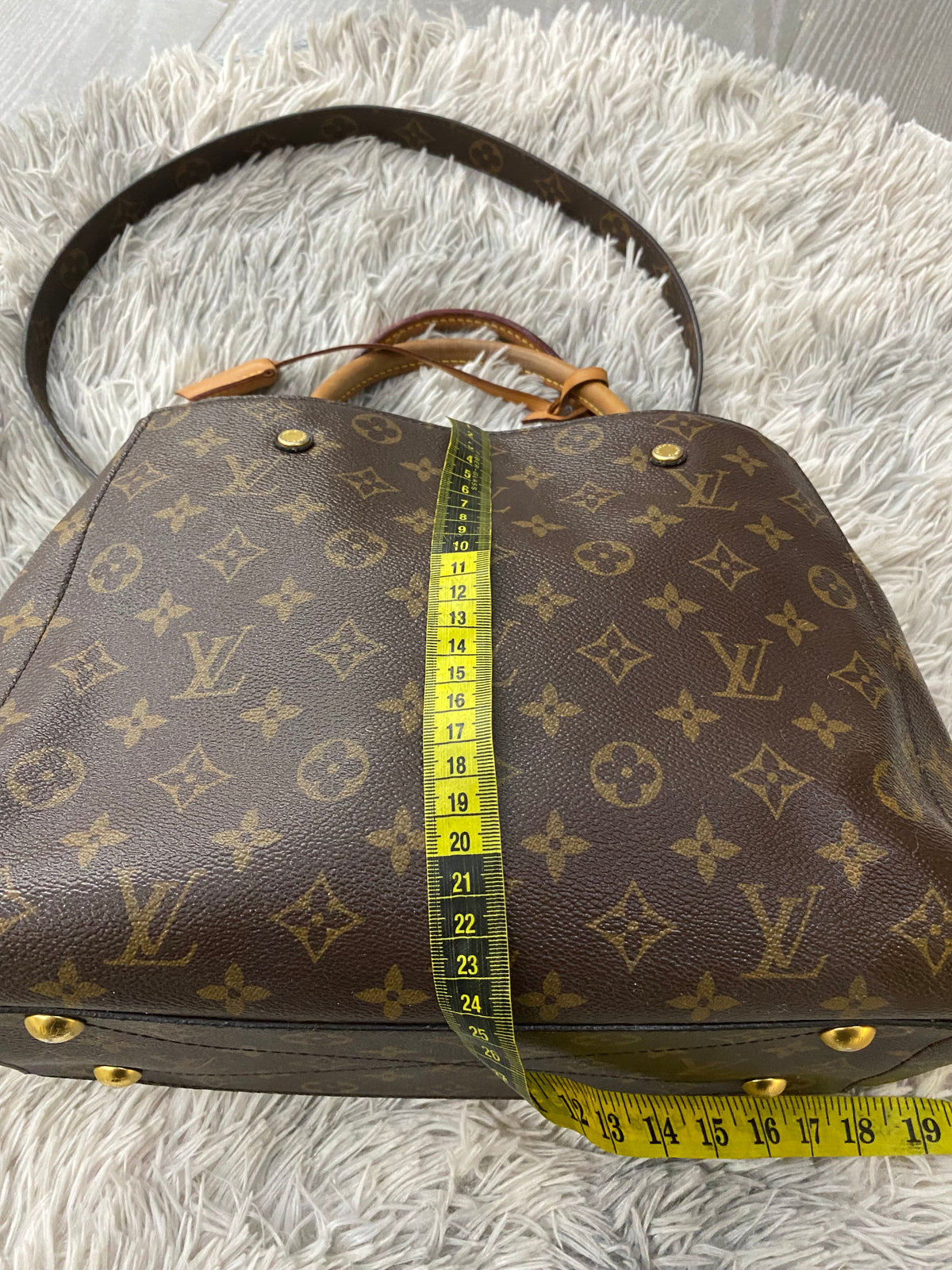 Borsa Louis Vuitton Montaigne MM