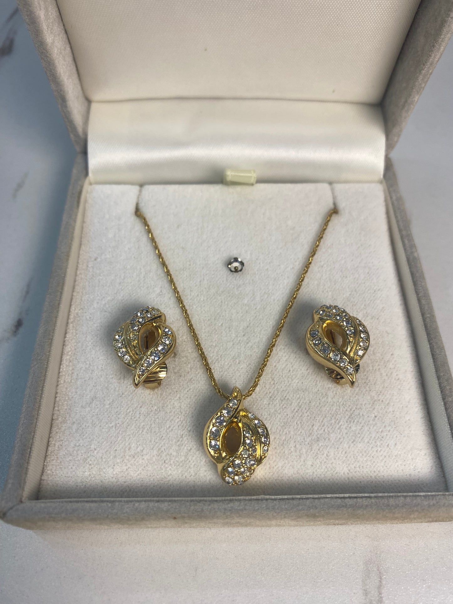 Set Orecchi e Collana Dior