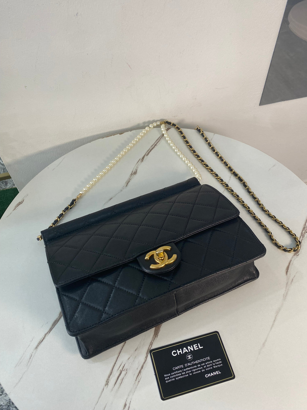 Borsa Chanel Classic Pearl Chain Flap Bag