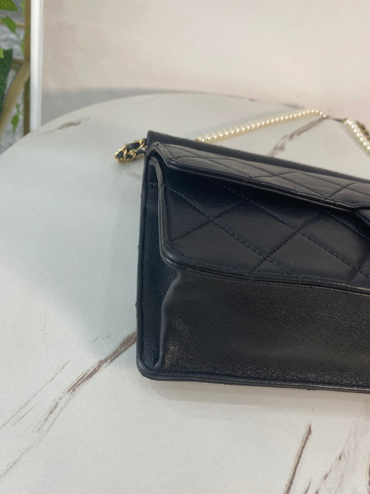Borsa Chanel Classic Pearl Chain Flap Bag