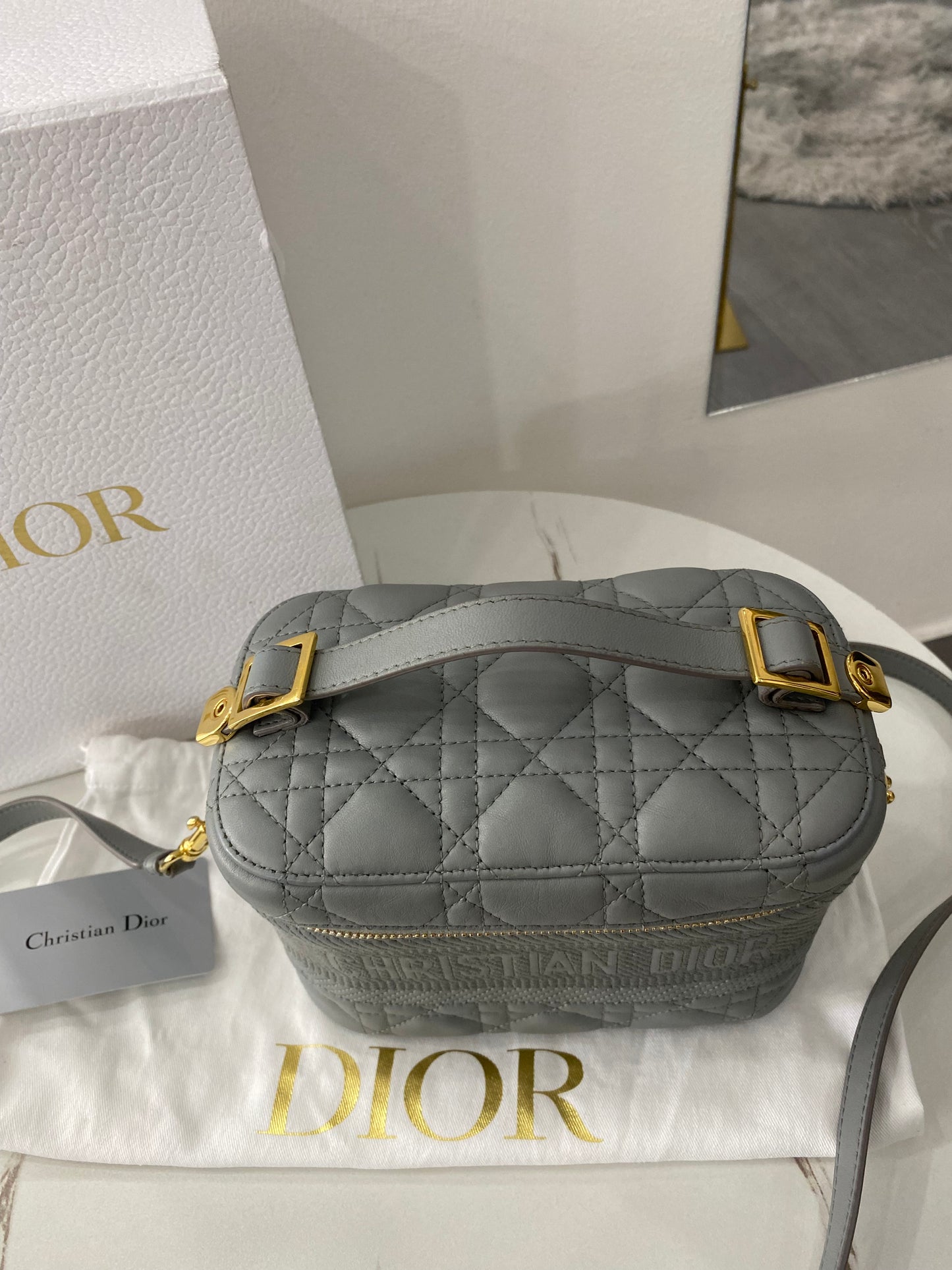 Vanity Christian Dior