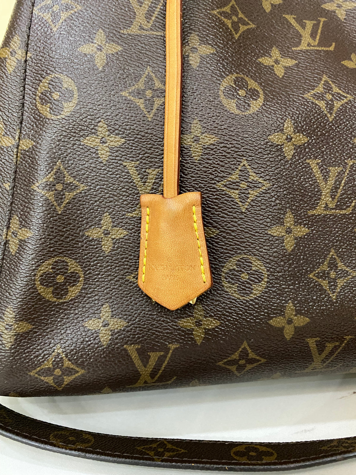 Borsa Louis Vuitton Montaigne MM