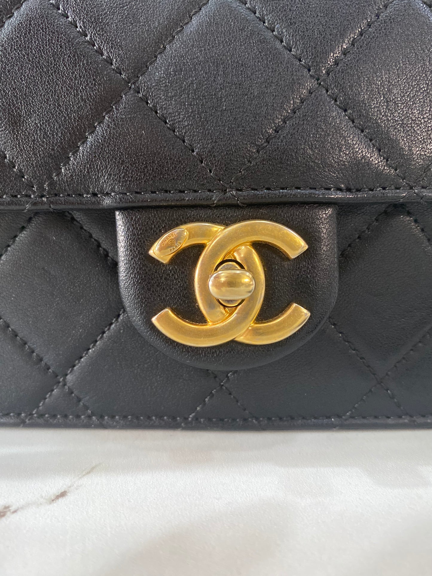 Borsa Chanel Classic Pearl Chain Flap Bag