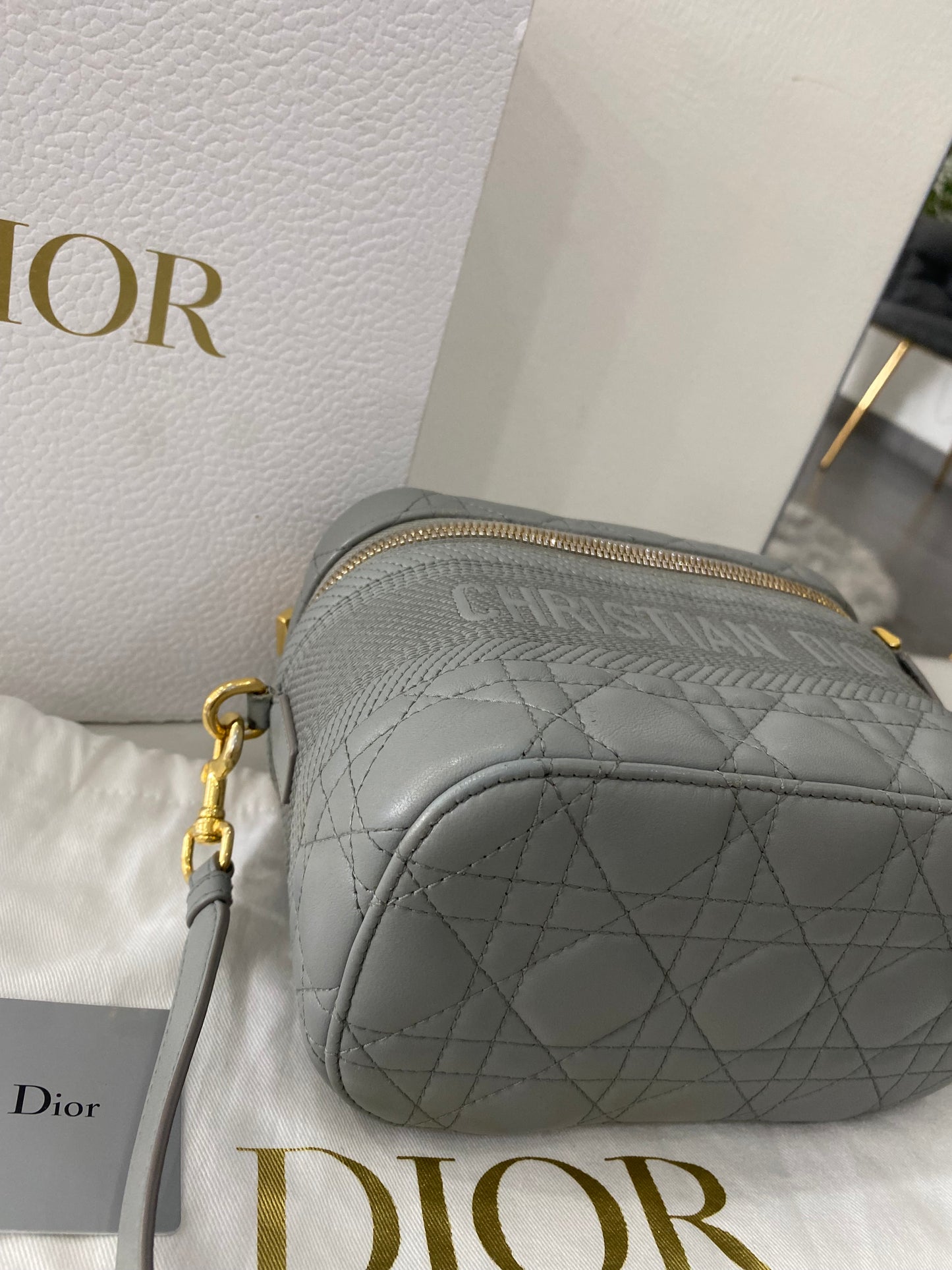 Vanity Christian Dior