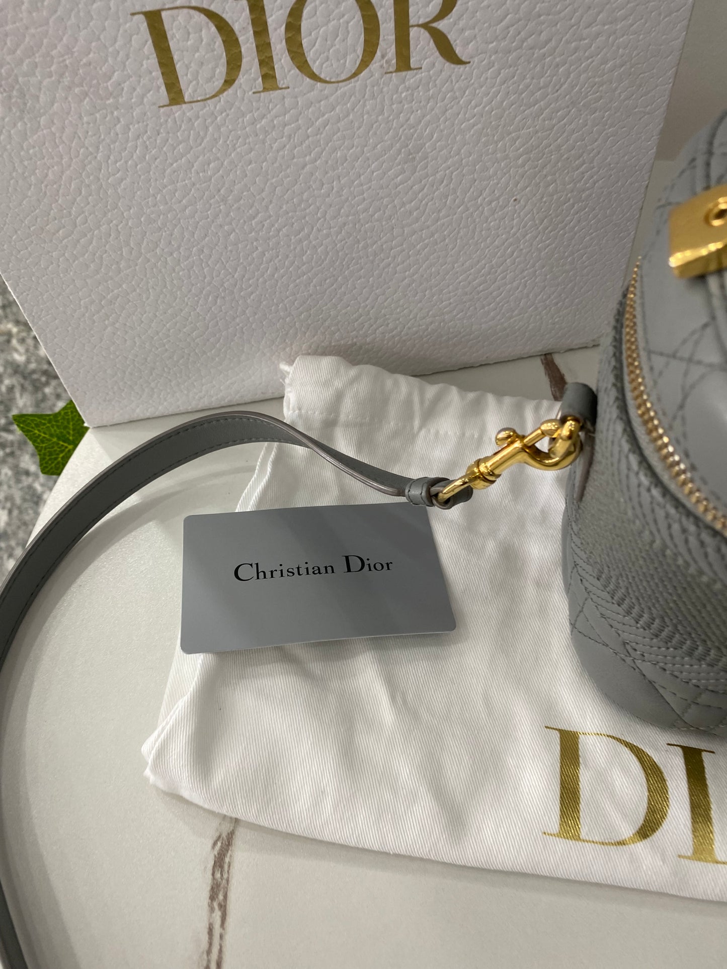Vanity Christian Dior