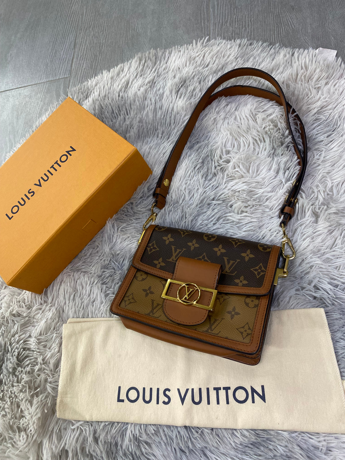 Borsa Louis Vuitton Dauphine Mini Reverse